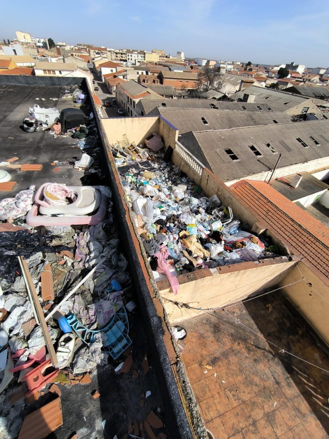 AMPA, familias y vecinos impulsan una recogida de firmas por un problema de insalubridad en Socuéllamos