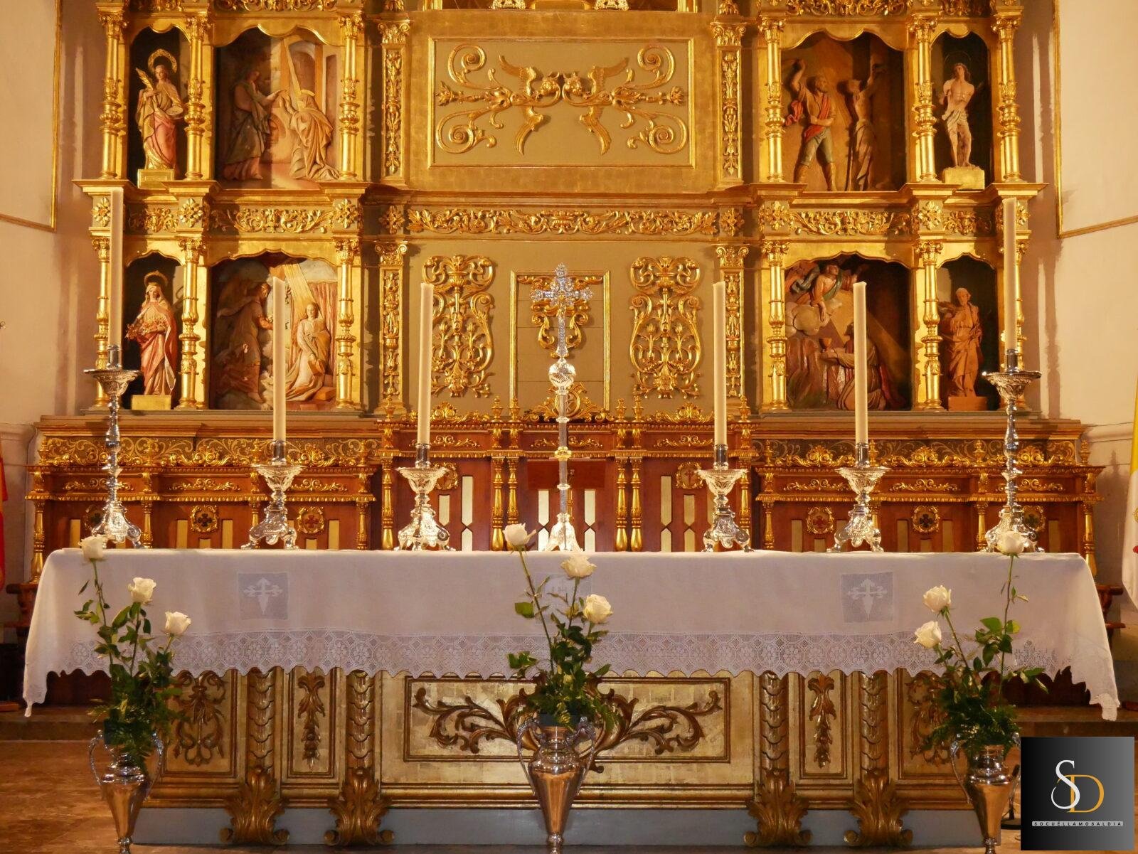 La Hermandad del Santísimo Cristo de la Vega estrenó en Semana Santa un nuevo mantel de altar confeccionado por Aurelia Cuevas