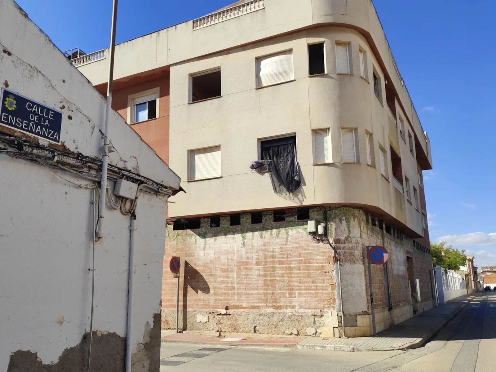 El PSOE de Socuéllamos pide una actuación urgente en el edificio de la calle Enseñanza