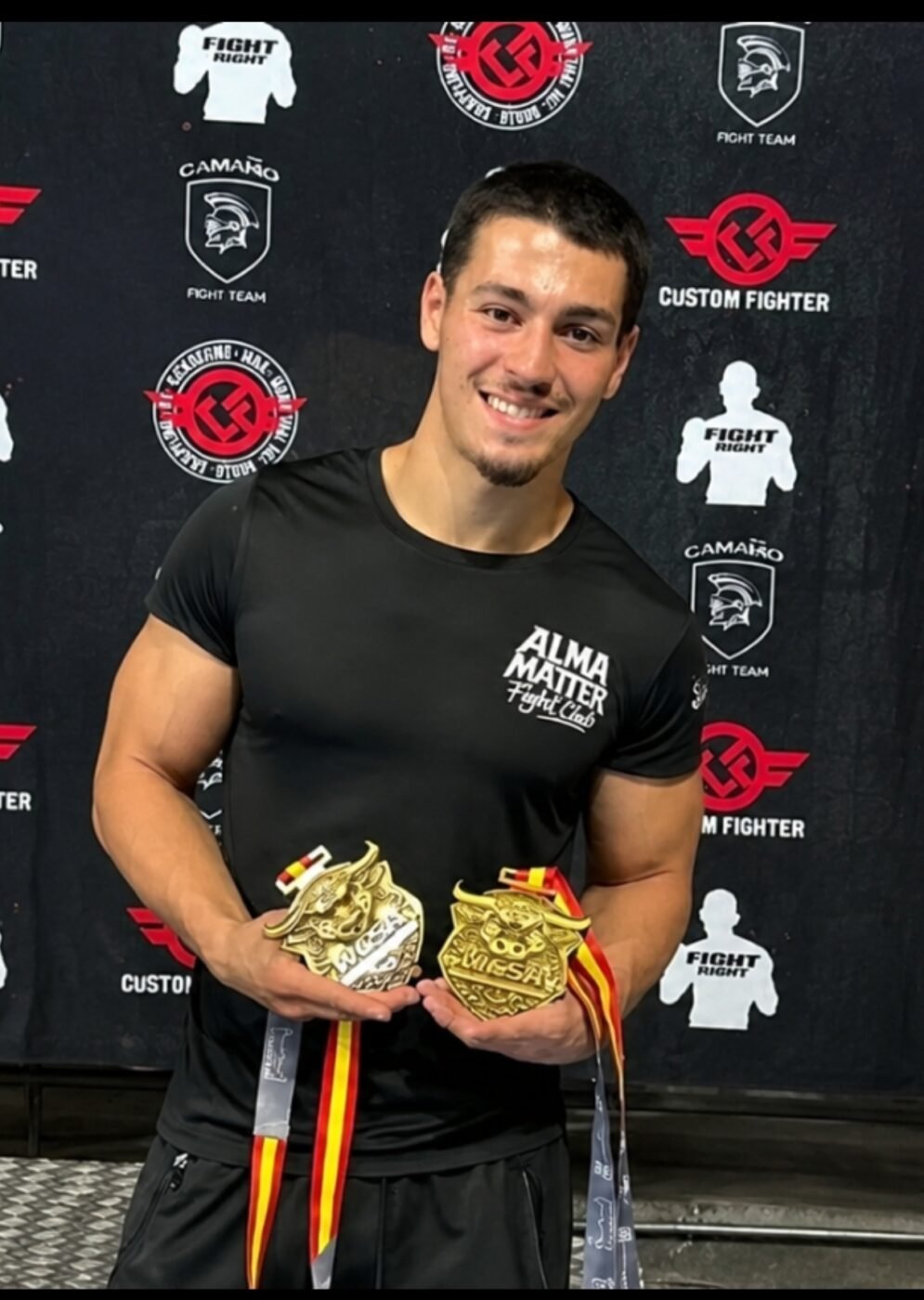 Ángel Alcolea conquista dos oros en su estreno nacional en MMA y Grappling