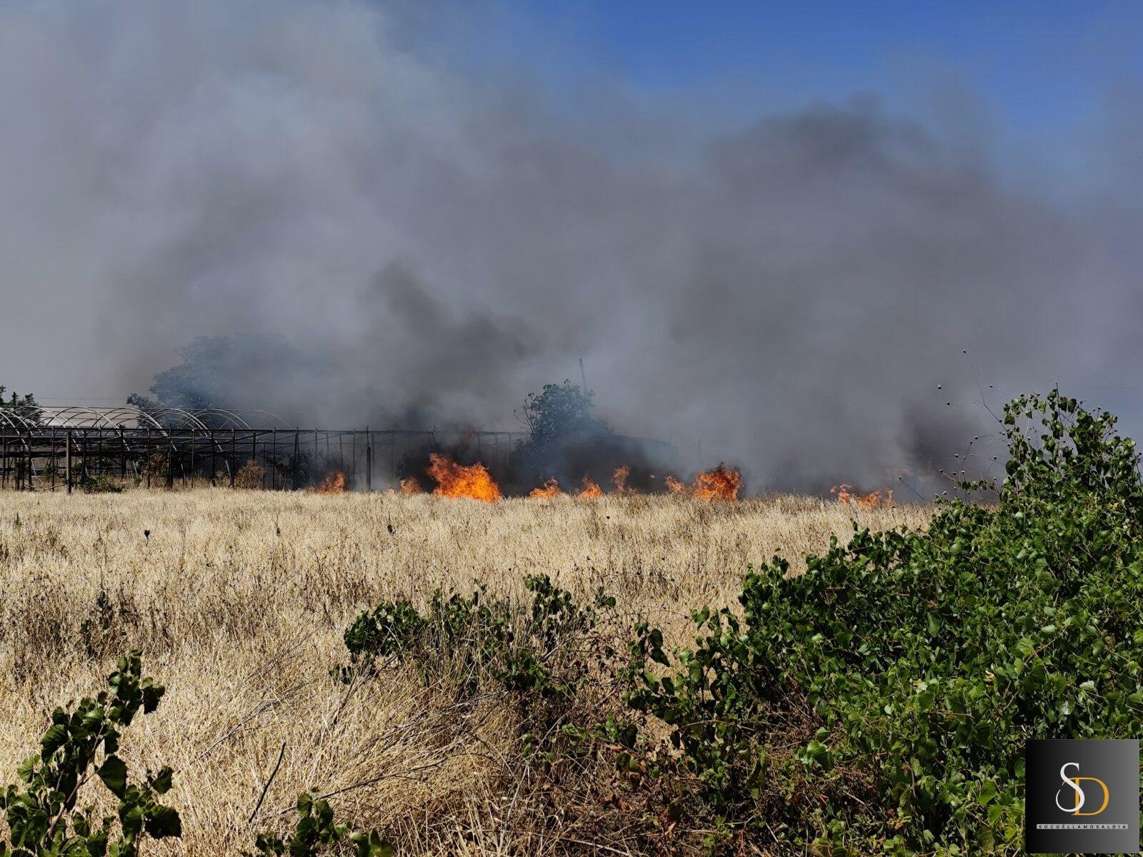 Un aparatoso incendio afecta a la zona de la calle Nacimiento, zona de vegas y chalets
