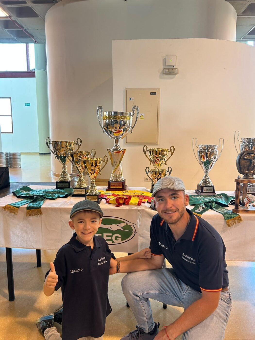 Oreo y Sacarino alcanzan las semifinales del Campeonato de España de Galgos en Sevilla