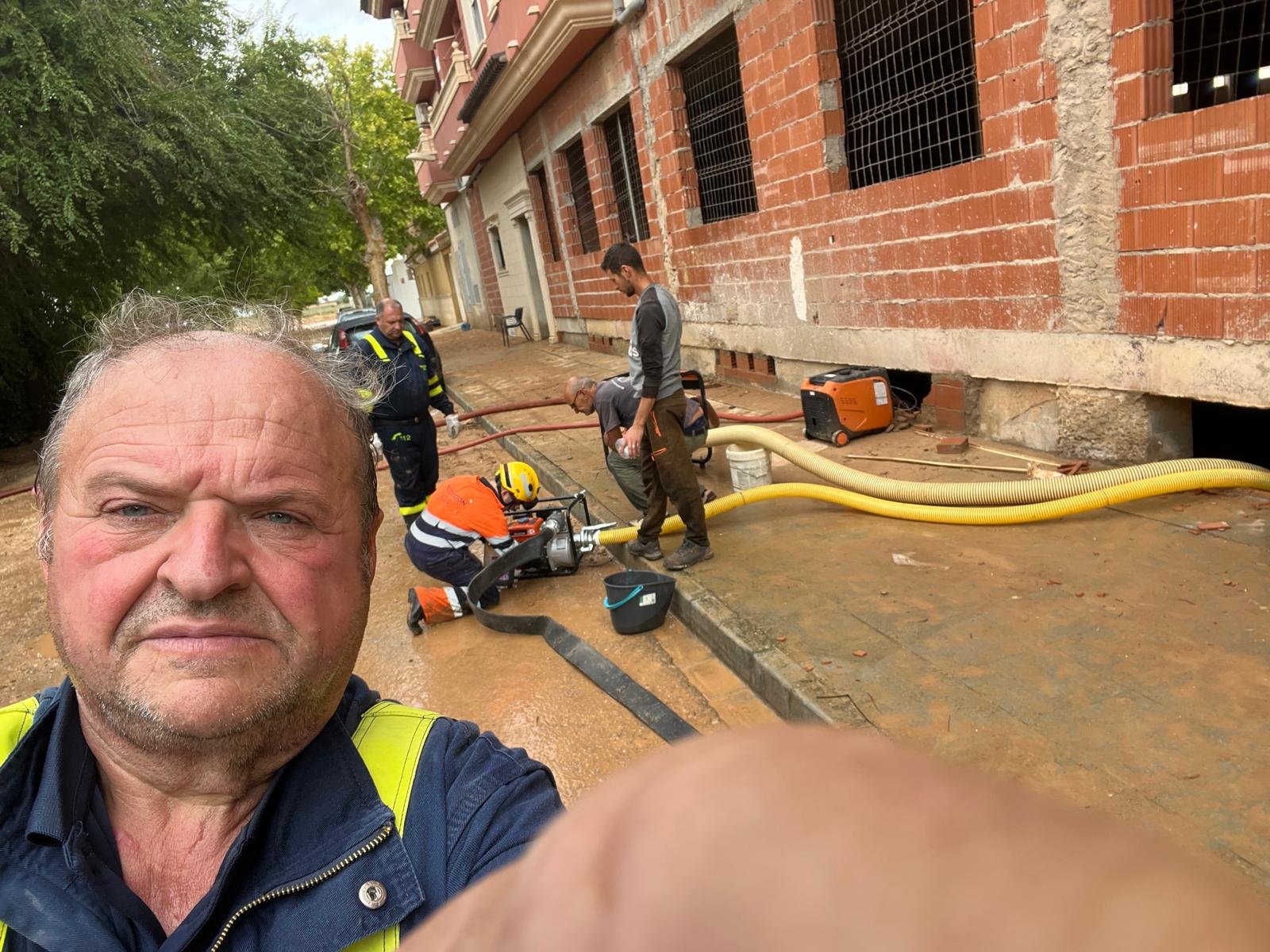 Protección Civil de Socuéllamos se vuelca con Madrigueras tras la devastadora tormenta
